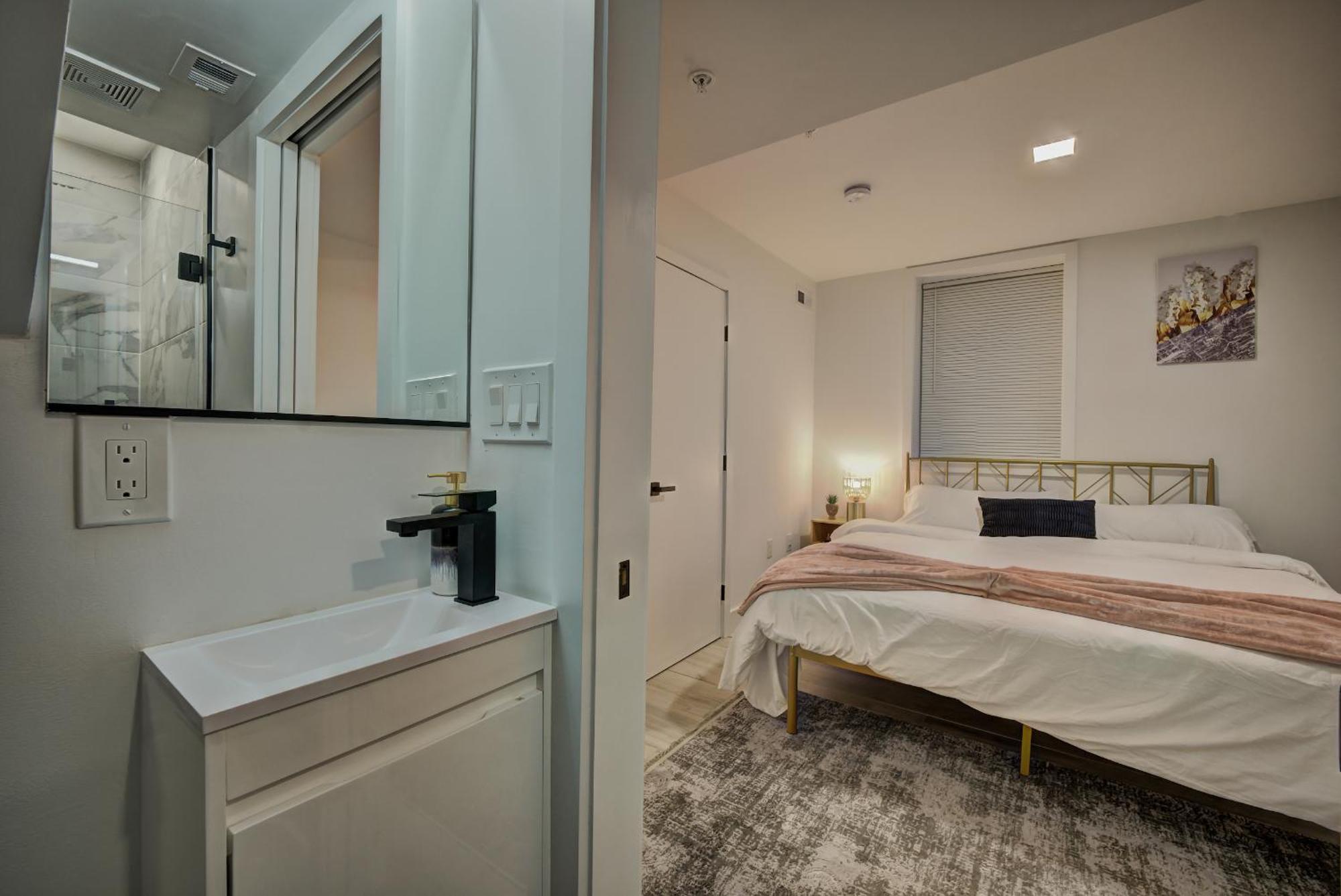 Modern, Gorgeous & Luxury Gem Holiday home Washington