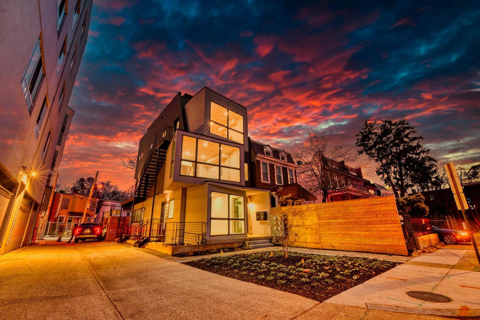 Modern, Gorgeous & Luxury Gem * Washington