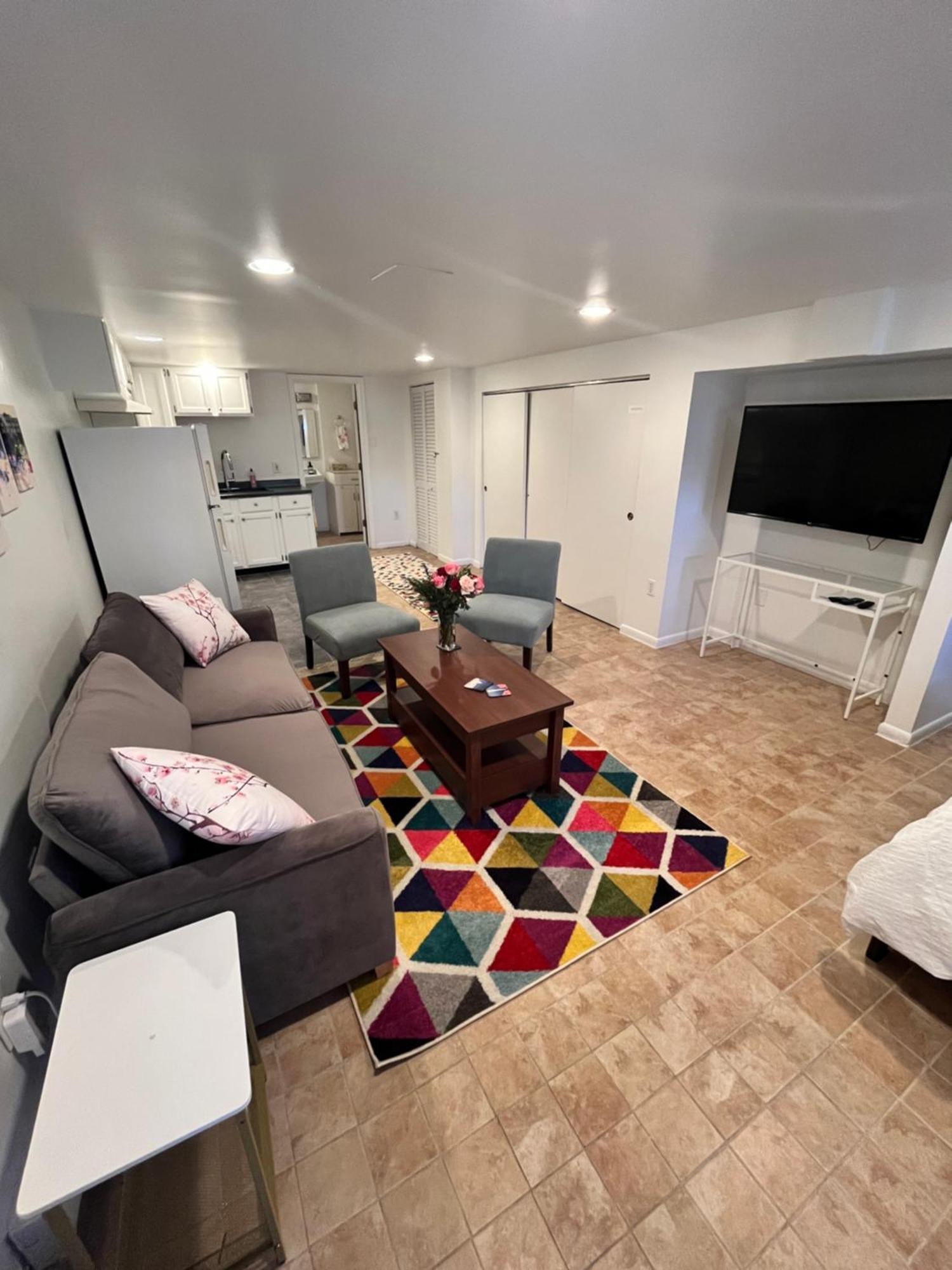 Guest house Logan Circle Living *