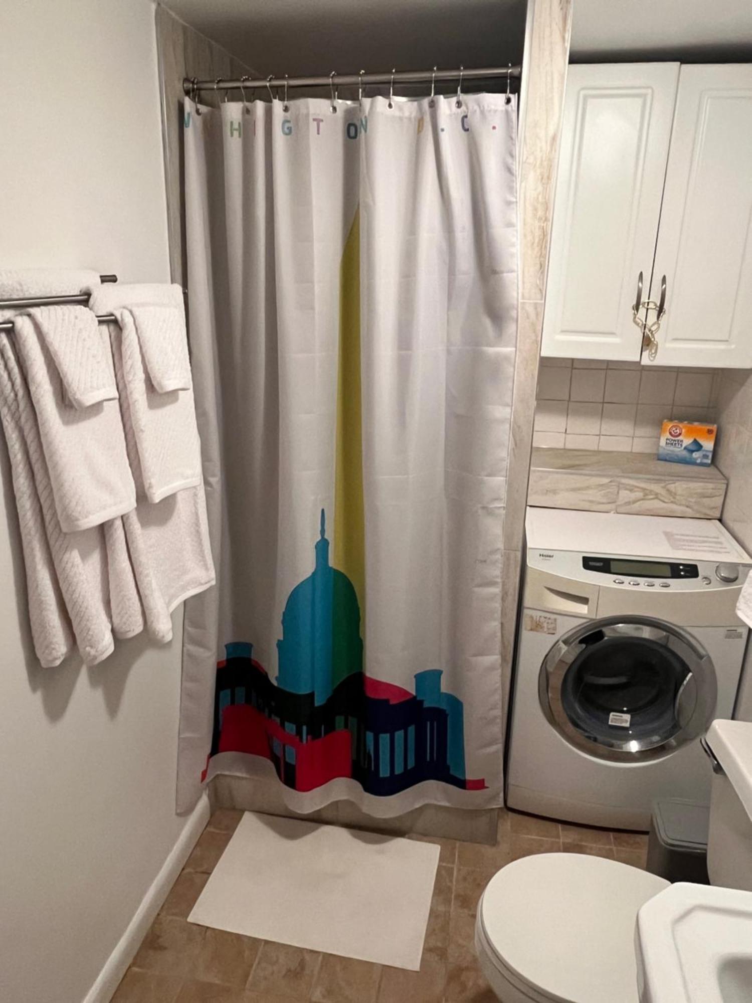 Guest house Logan Circle Living