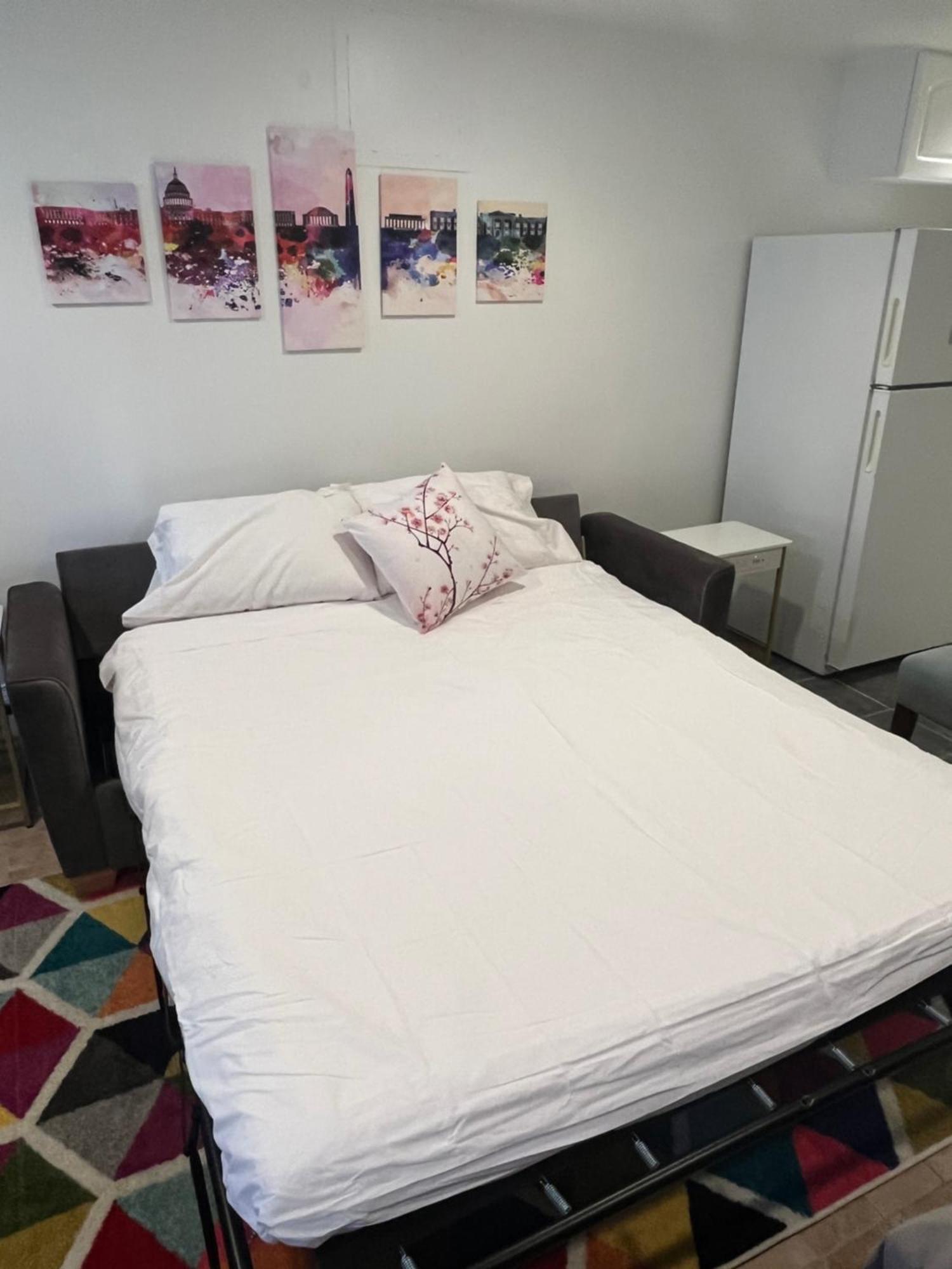 Logan Circle Living Guest house Washington