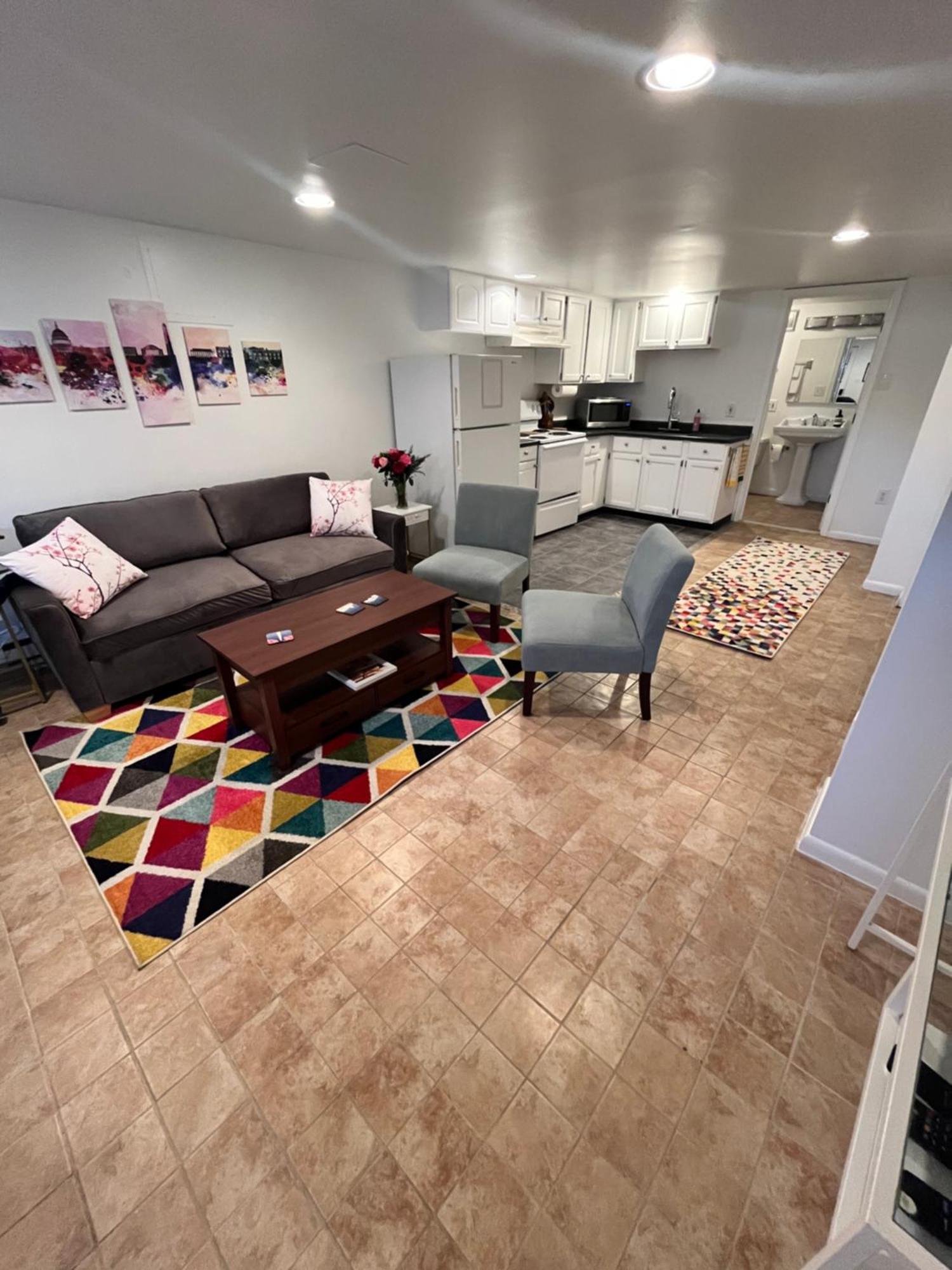 Guest house Logan Circle Living