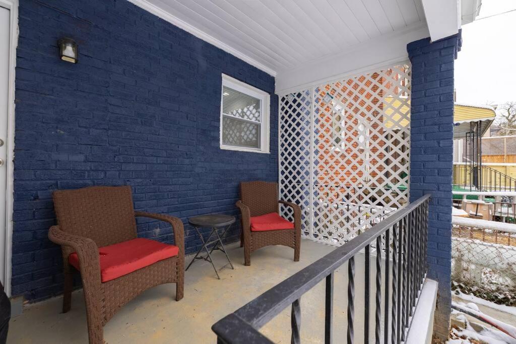 Modern Lux 3br Updated Townhome W/ Parking Washington