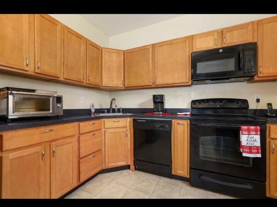 Charming Bedroom & Parking Apartment Washington