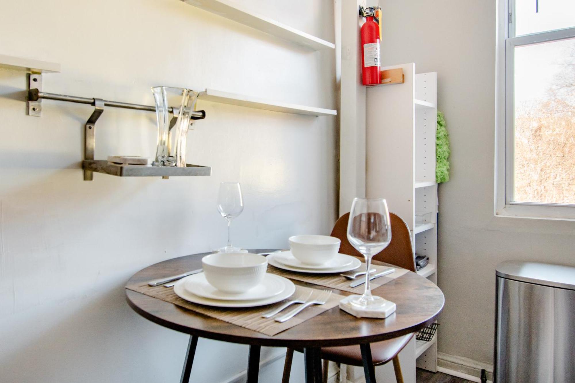 2 Bedrooms At The Heart Of The City! Full Comfort! Apartment