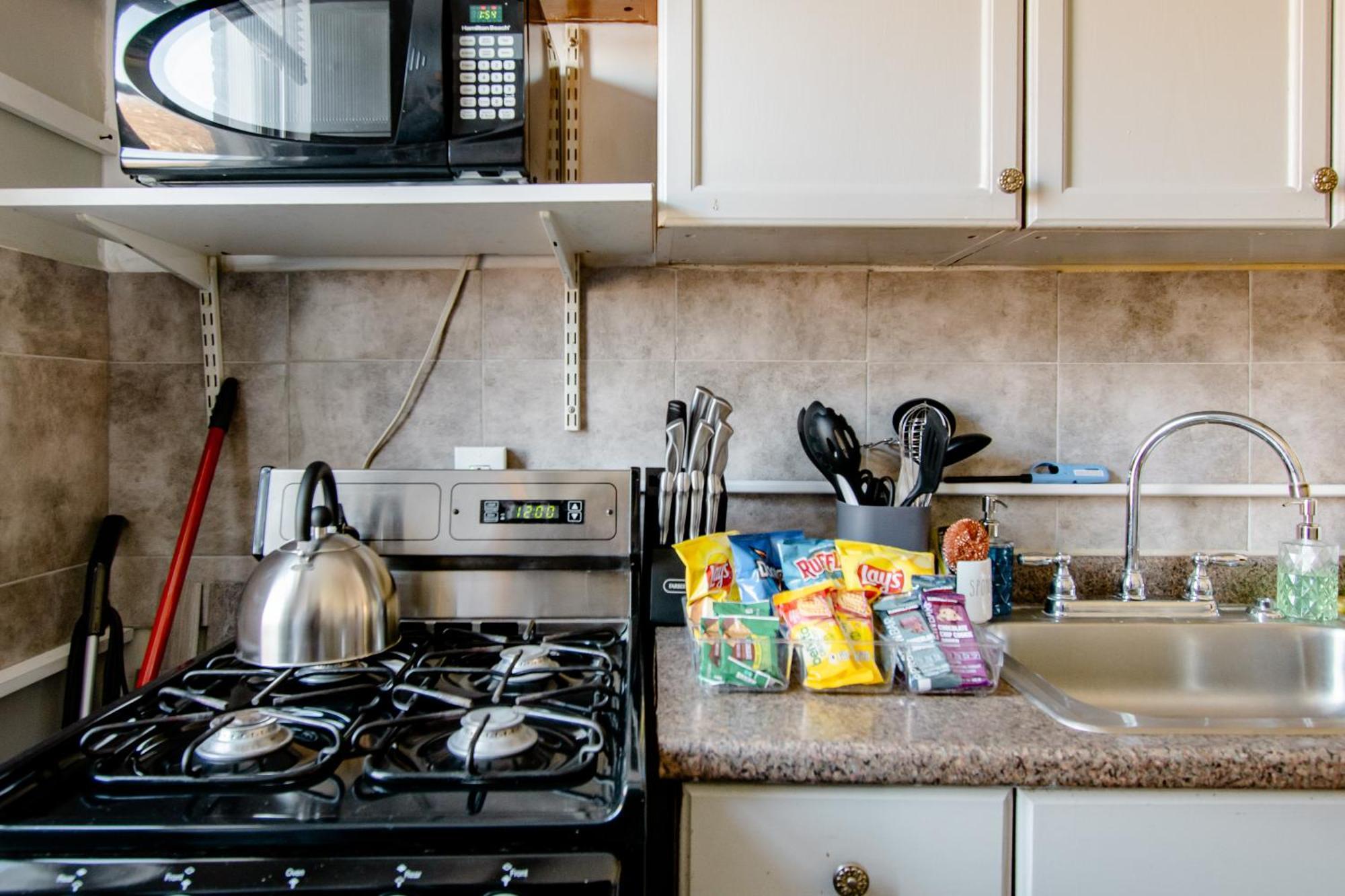 2 Bedrooms At The Heart Of The City! Full Comfort! Apartment *