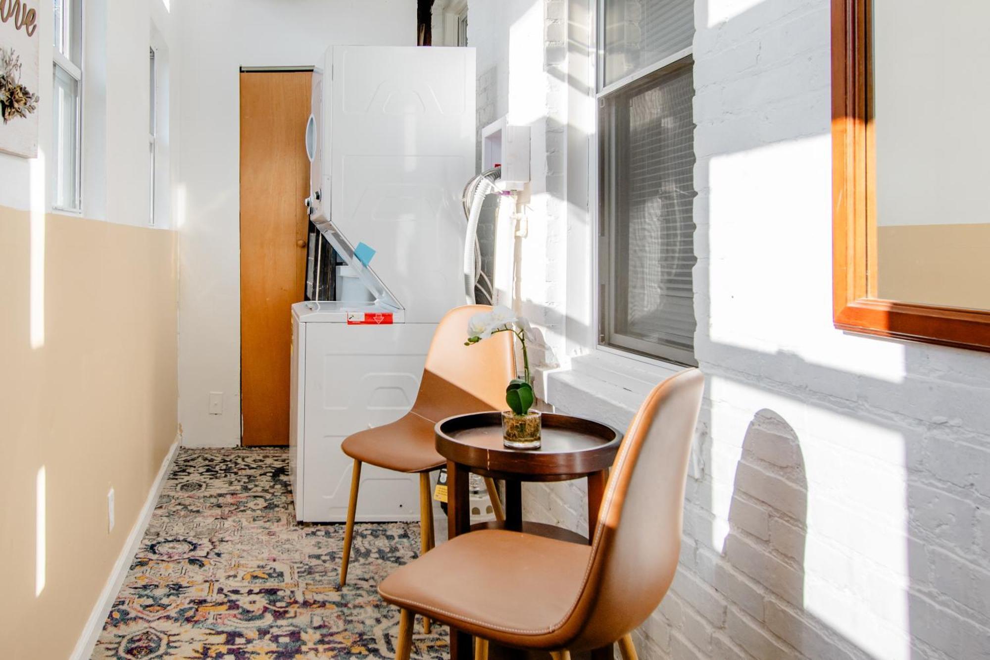 2 Bedrooms At The Heart Of The City! Full Comfort! Apartment