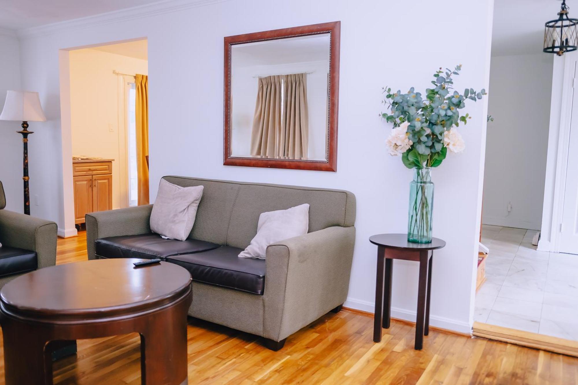 Sheppard Guest house *