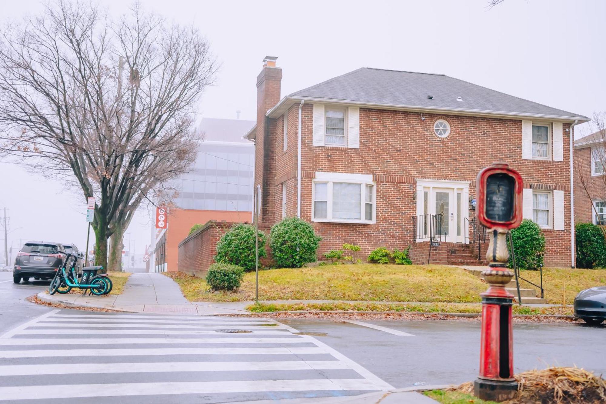 Sheppard Guest house *
