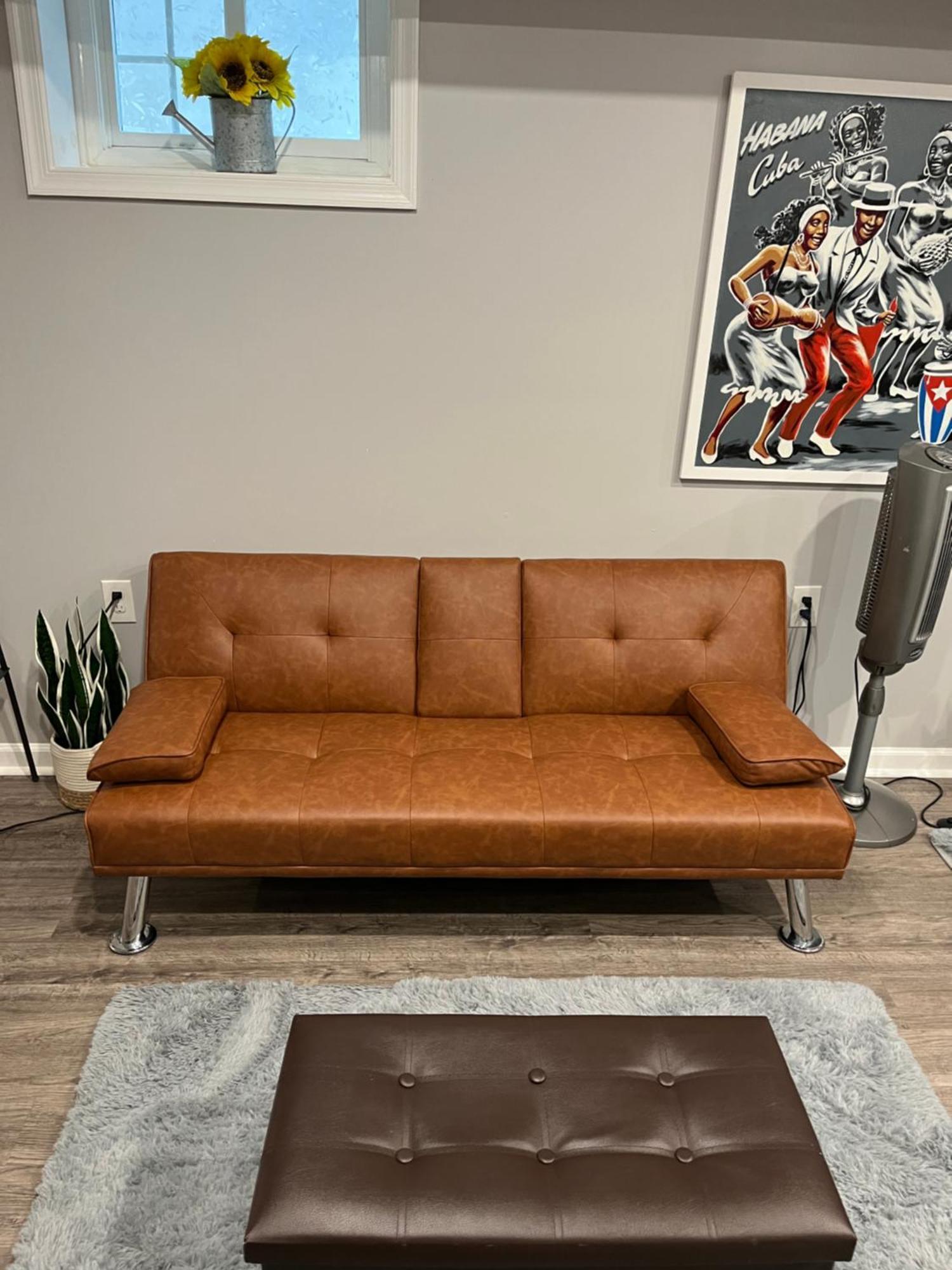 Urban Retreat Basement Only Two Blocks From Metro! Off Street Parking! *