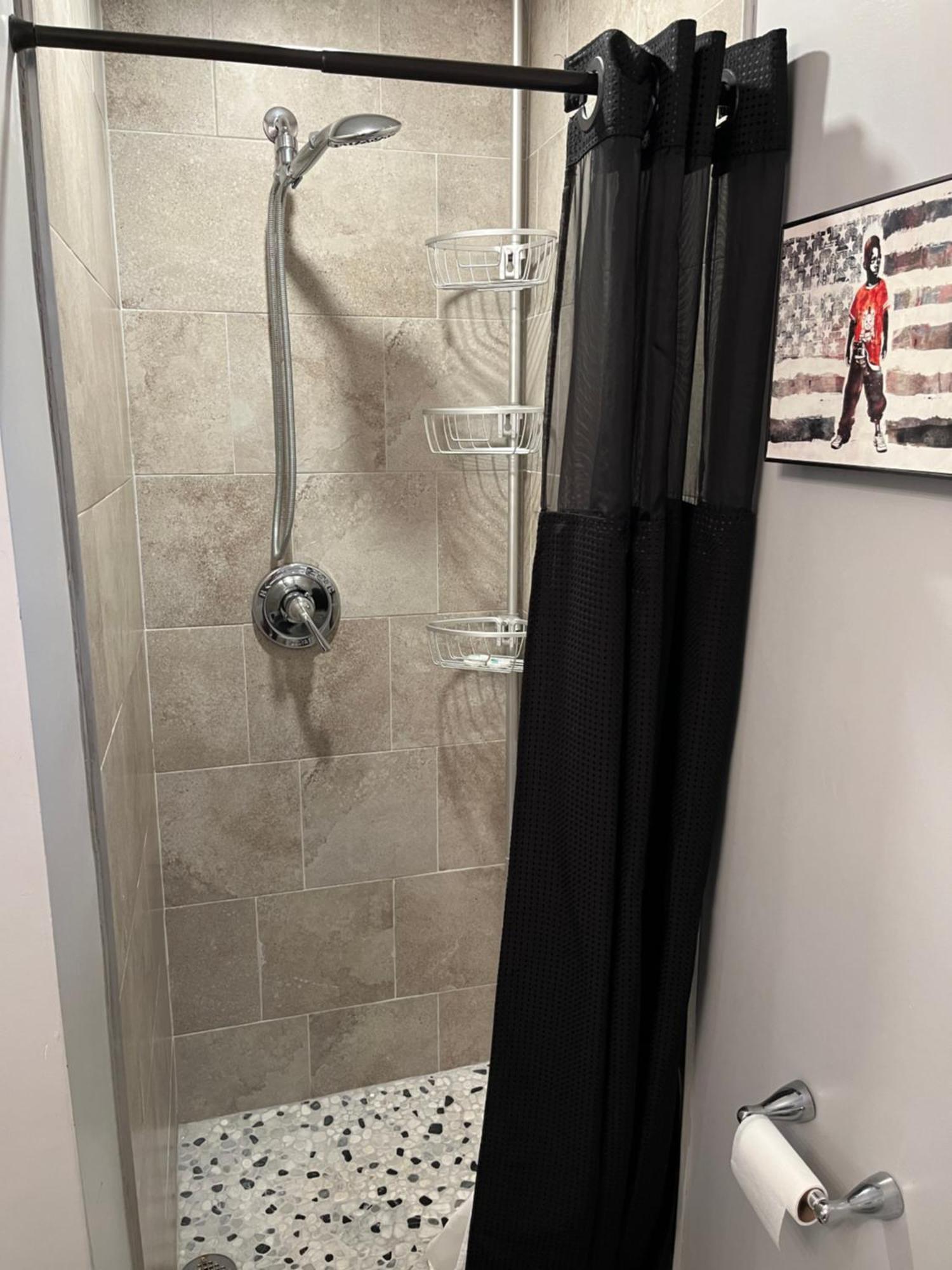 Apartment Urban Retreat Basement Only Two Blocks From Metro! Off Street Parking! Washington