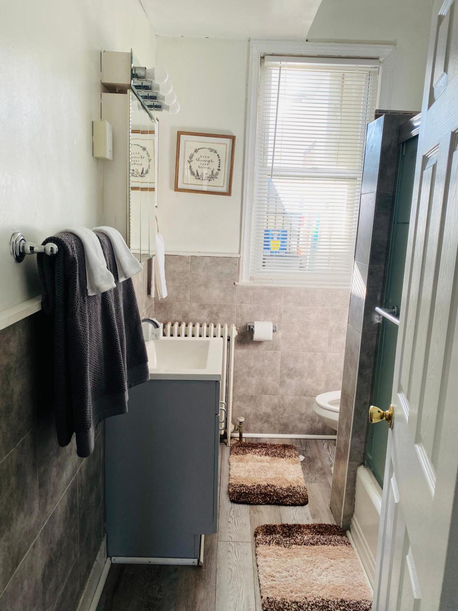 2 Bedrooms At The Heart Of The City! Full Comfort! *
