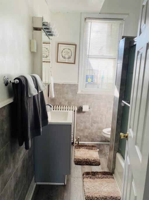 2 Bedrooms At The Heart Of The City! Full Comfort! Apartment *