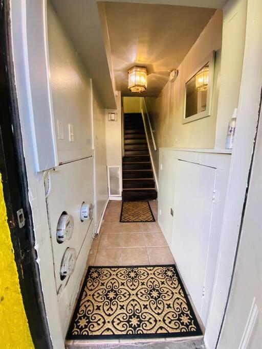 2 Bedrooms At The Heart Of The City! Full Comfort! Washington
