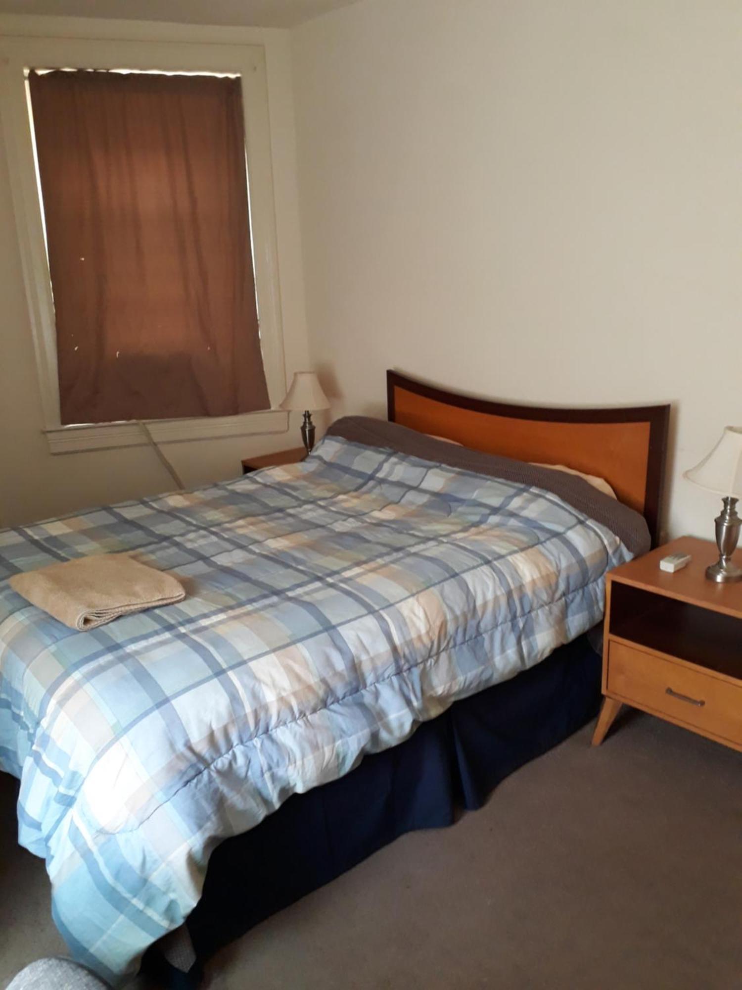 Pleasant Rooming House * Washington