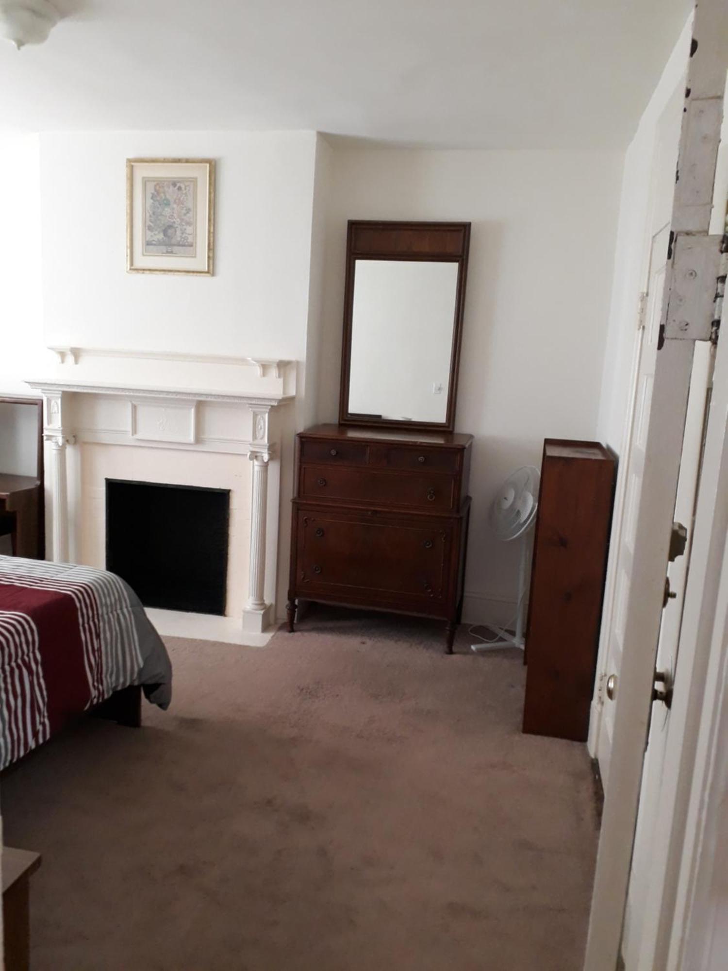 Pleasant Rooming House * Washington