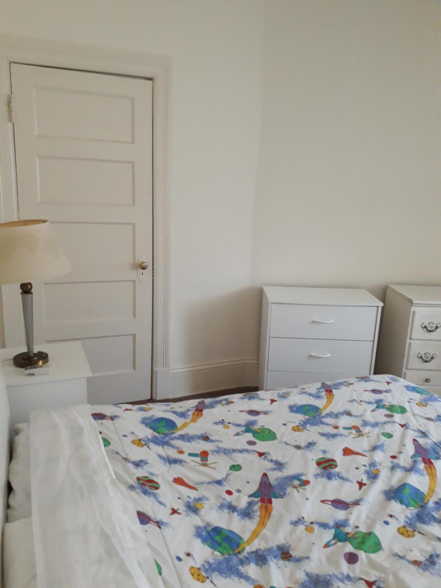 Pleasant Rooming House * Washington