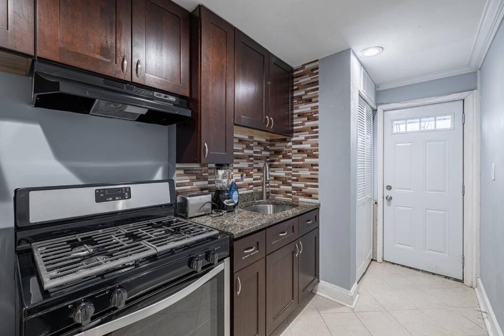 Modern Updated Rare 2br *