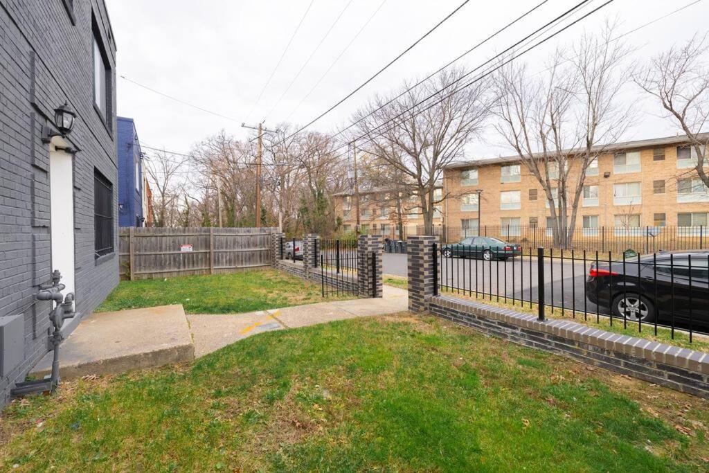 Modern Updated Rare 2br *