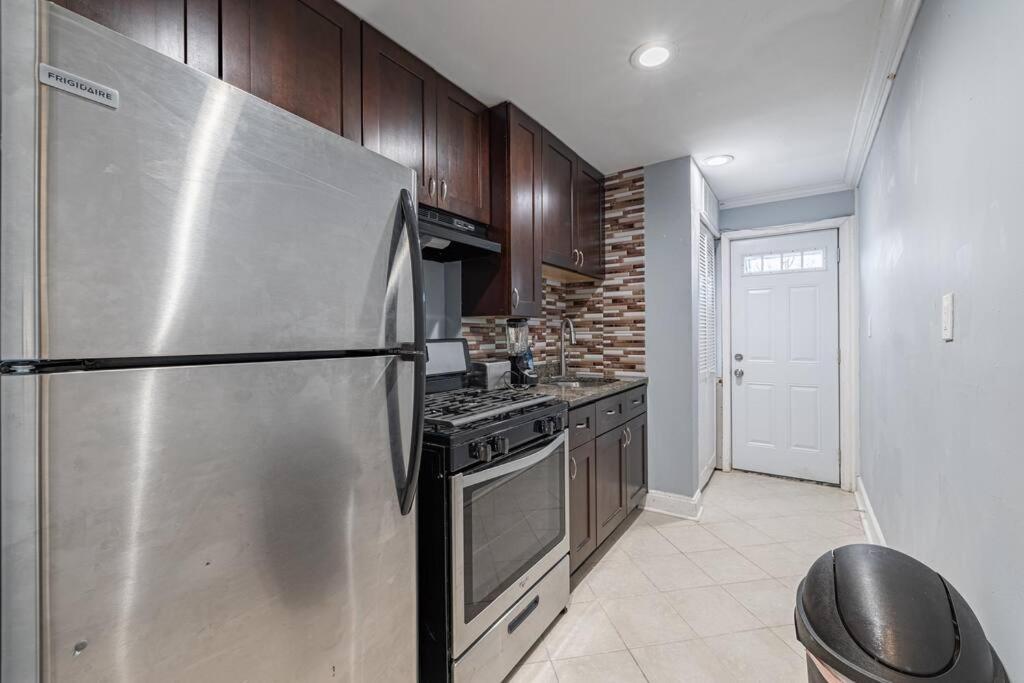 Modern Updated Rare 2br Apartment Washington