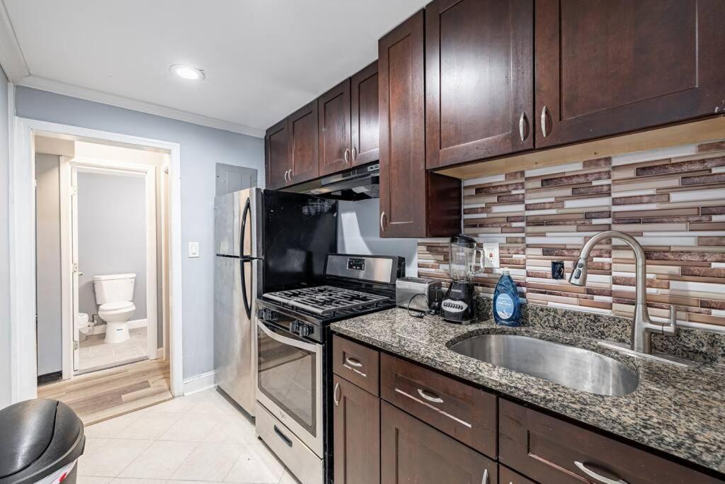 Modern Updated Rare 2br Apartment Washington