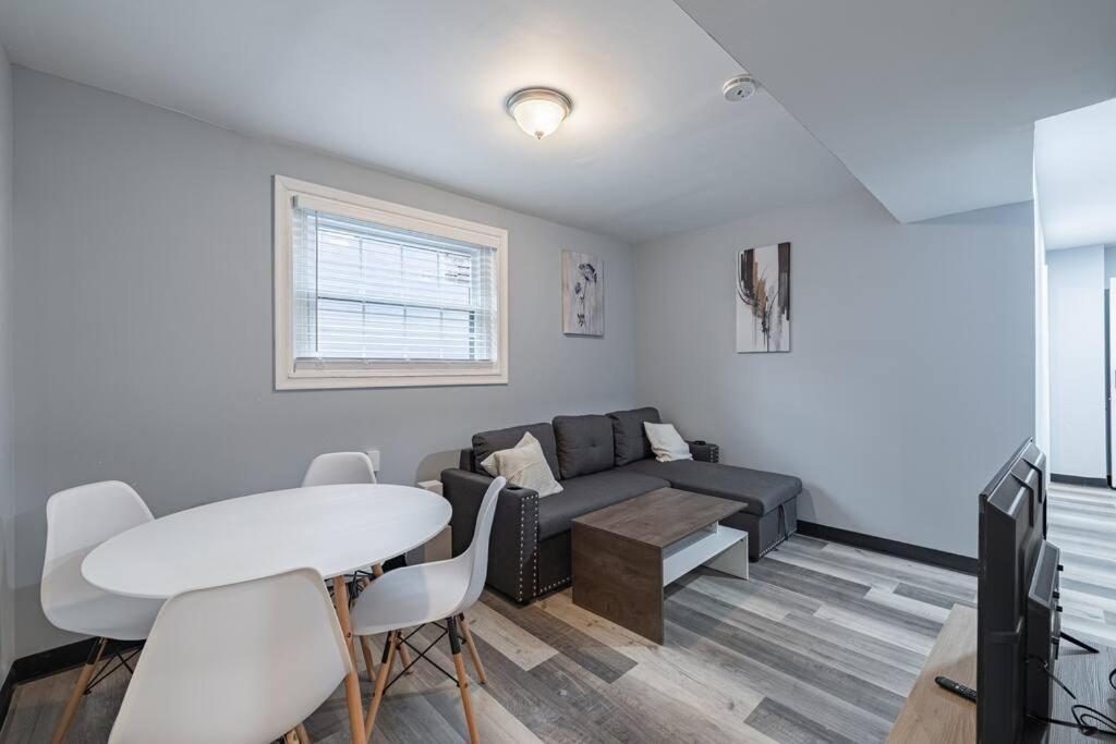 Modern Updated Rare 2br Apartment *