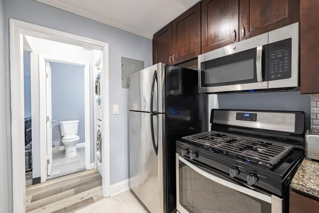 Cozy Updated 2br In Dc Apartment Washington