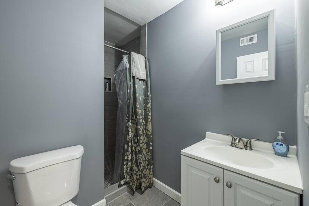 Cozy Updated 2br In Dc Washington