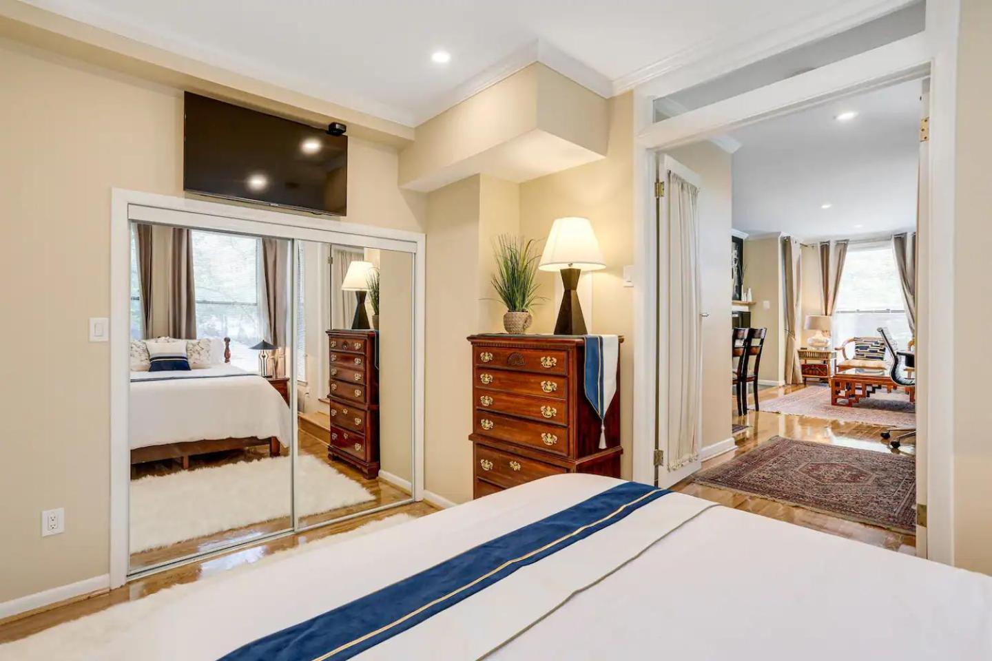 Dc's Best Address -10min To White Hse - 500 Mbps Holiday home Washington