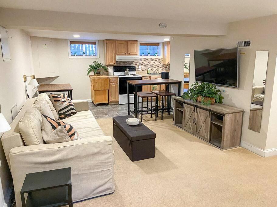 Rare Find Spacious Basement With Parking * Washington