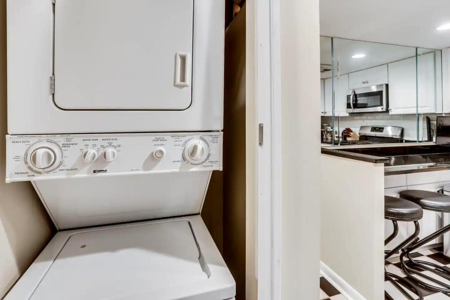 Dc's Best Address -10min To White Hse - 500 Mbps Holiday home