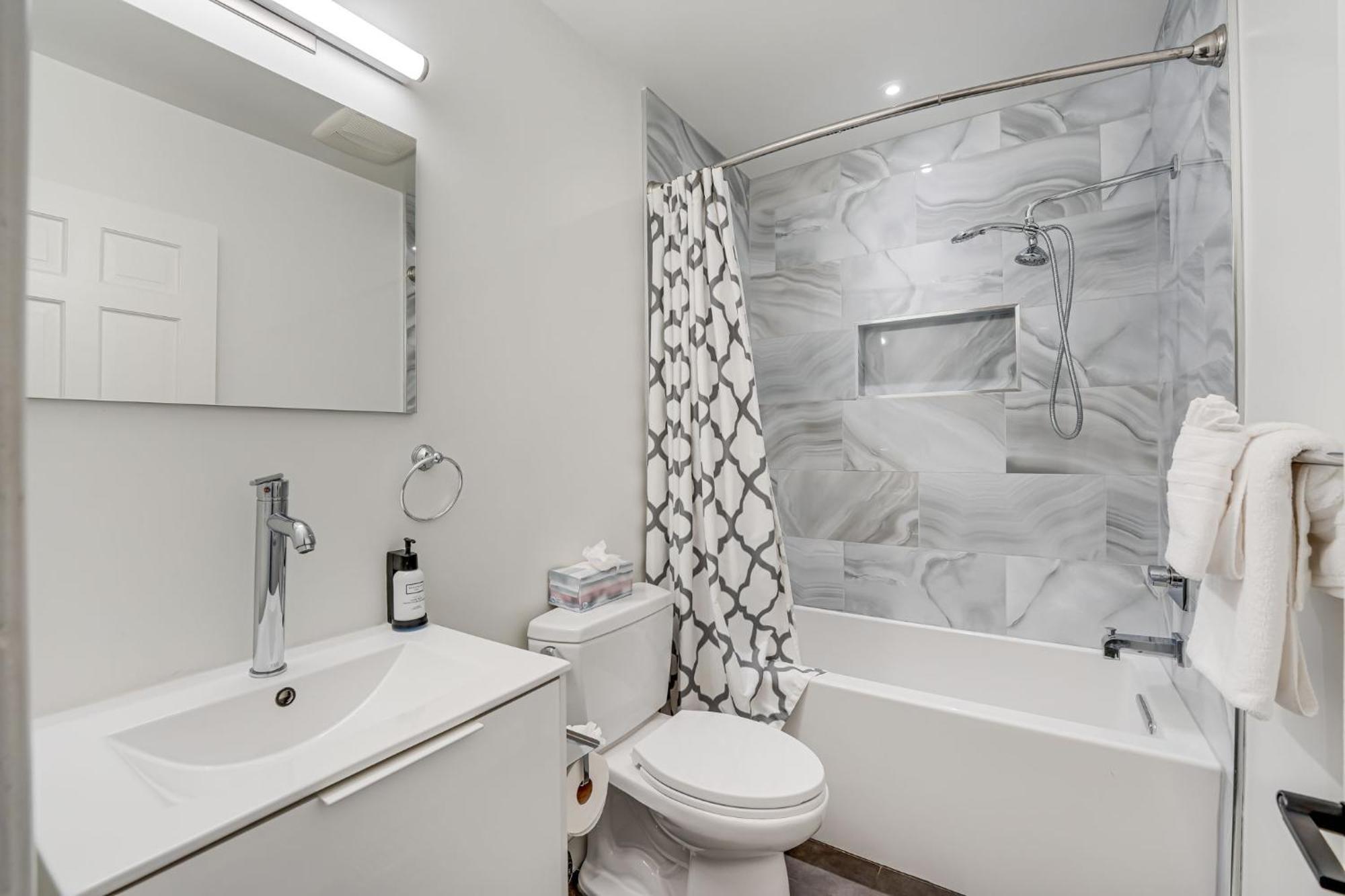 Luxe - Foggy Bottom Dc *