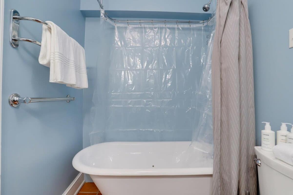 Sojourn 1 Bedroom With Private Patio Apartment