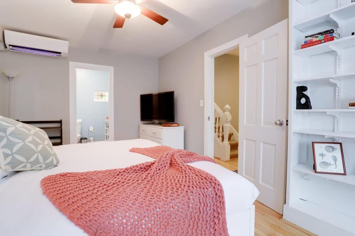 Sojourn 1 Bedroom With Private Patio Apartment Washington