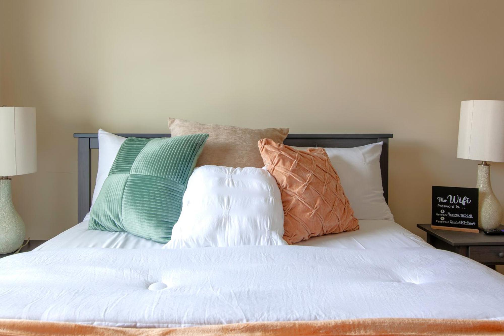 Holiday home Cozy 5bedroom 4bath Retreat In Dc With Free Parking And Next To A Bus Stop Washington