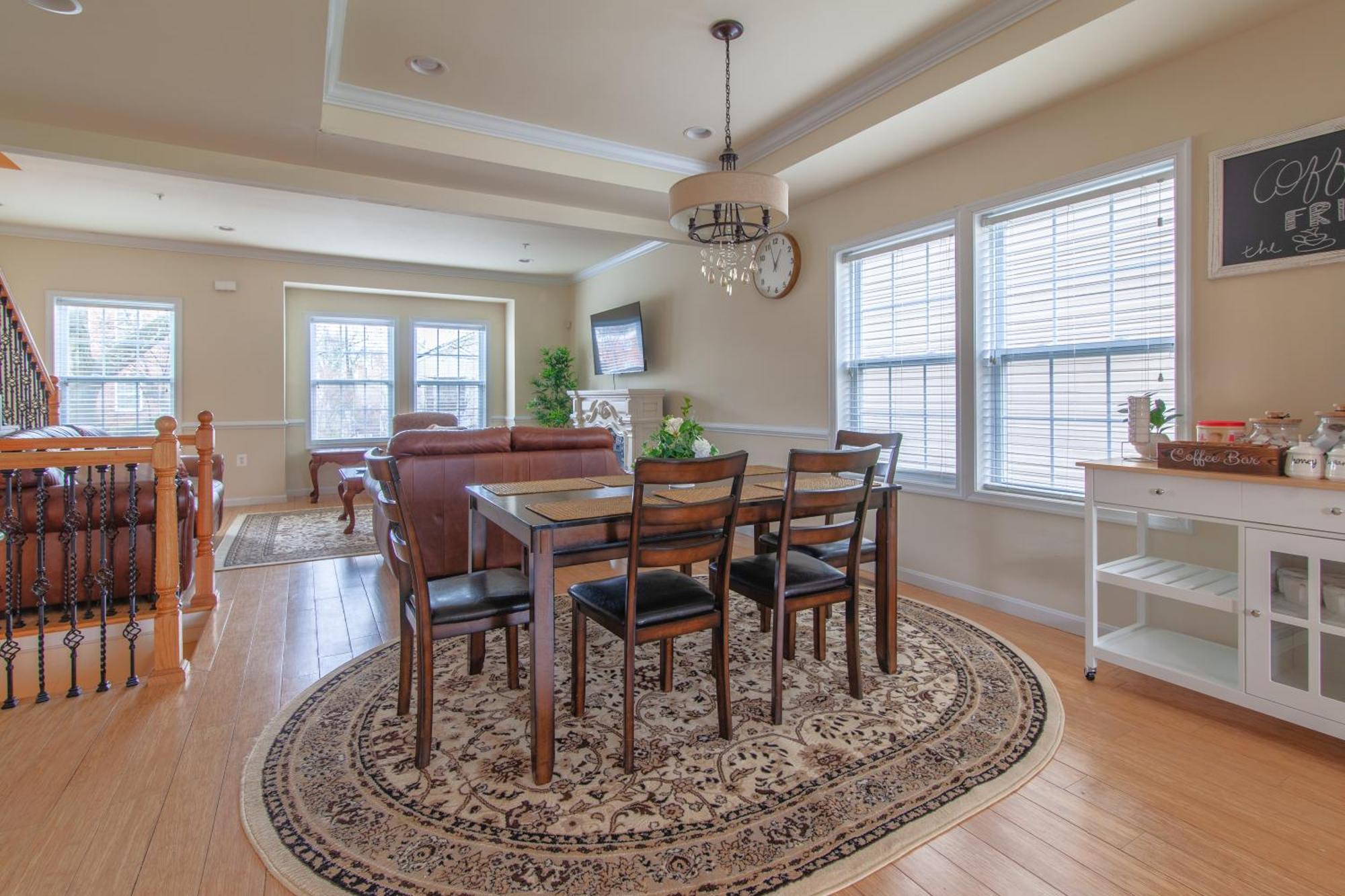 Holiday home Cozy 5bedroom 4bath Retreat In Dc With Free Parking And Next To A Bus Stop