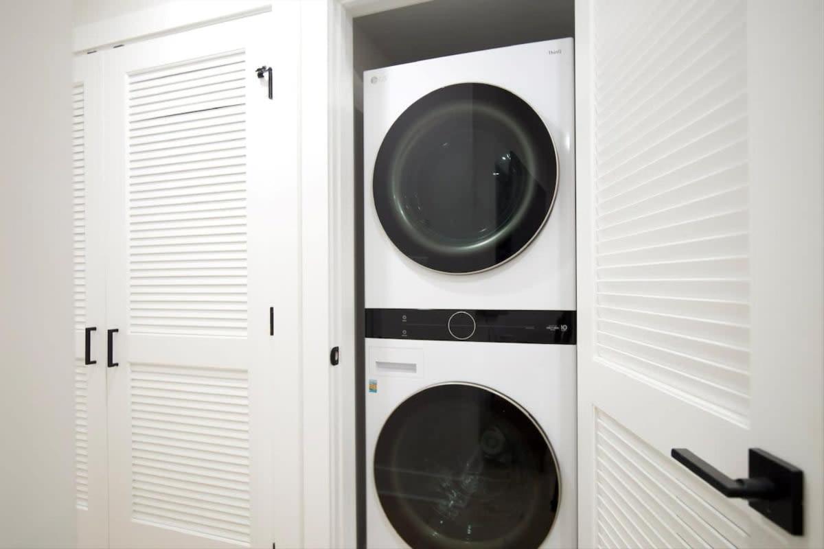 Excellent 2-br In Hip Area Of Dc *