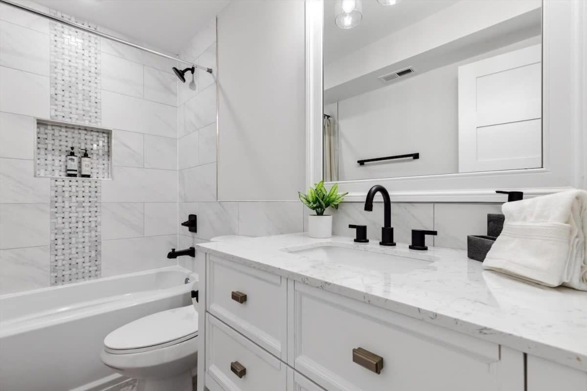 Excellent 2-br In Hip Area Of Dc Apartment
