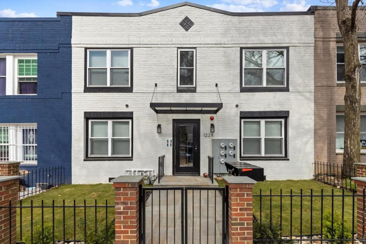 Excellent 2-br In Hip Area Of Dc *