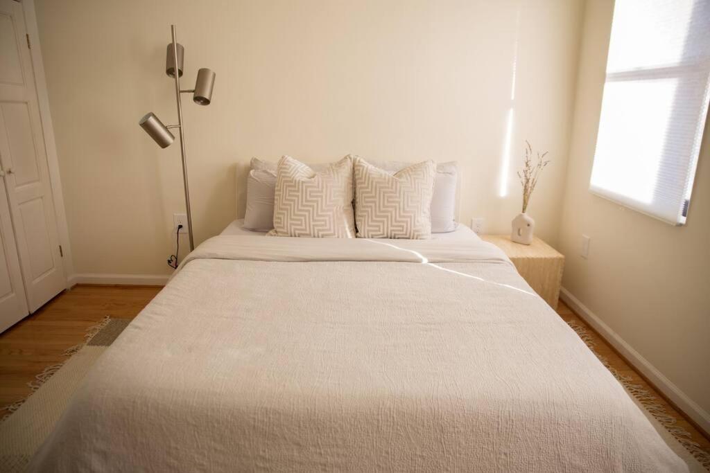 Entire Rowhouse In Capitol Hill With Free Parking Holiday home Washington