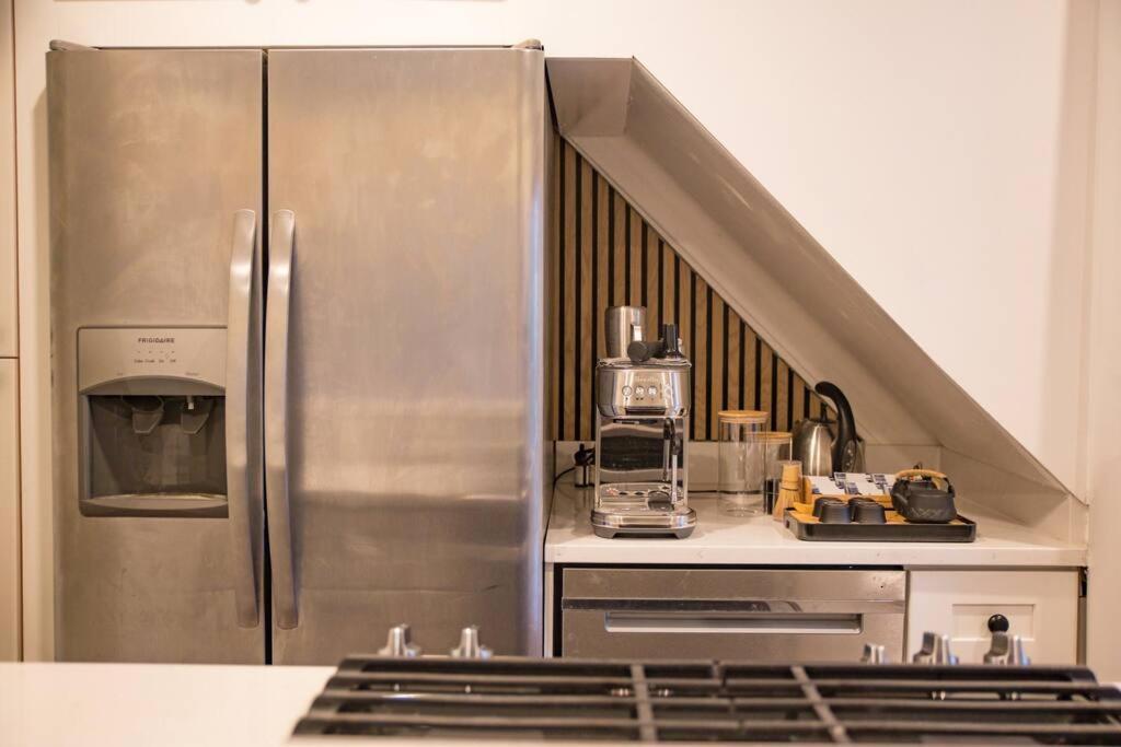 Entire Rowhouse In Capitol Hill With Free Parking *