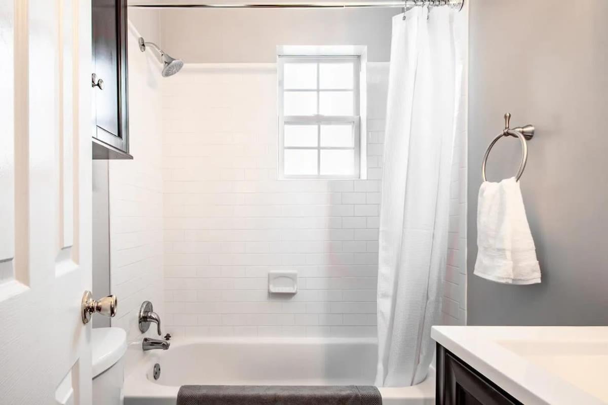 Family-friendly For Travelers Near Subway Holiday home *