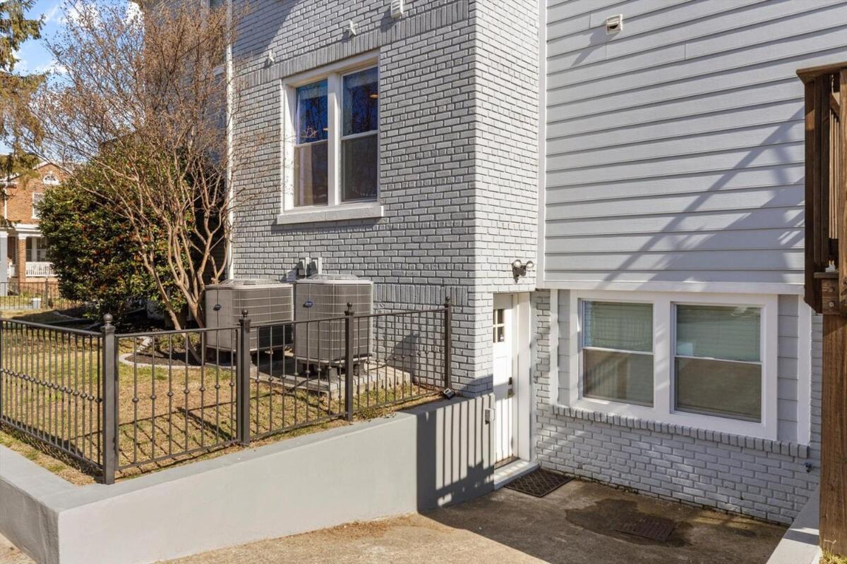Apartment Stone's Throw From Capitol Hill Free Parking Washington