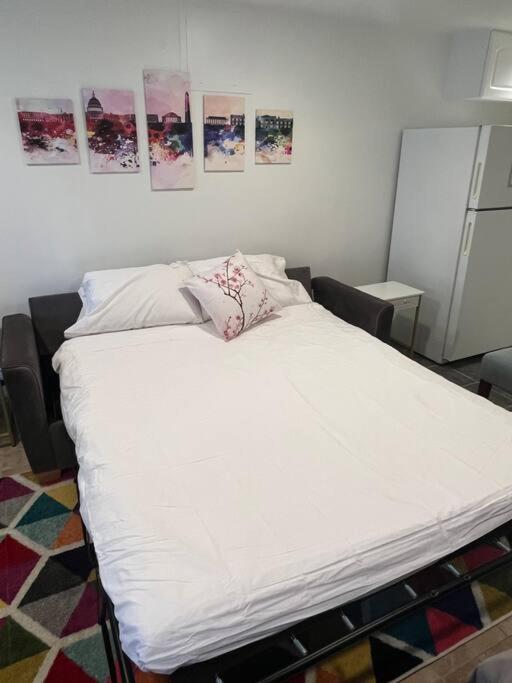 In The Heart Of Logan Circle: Fully Walkable Washington