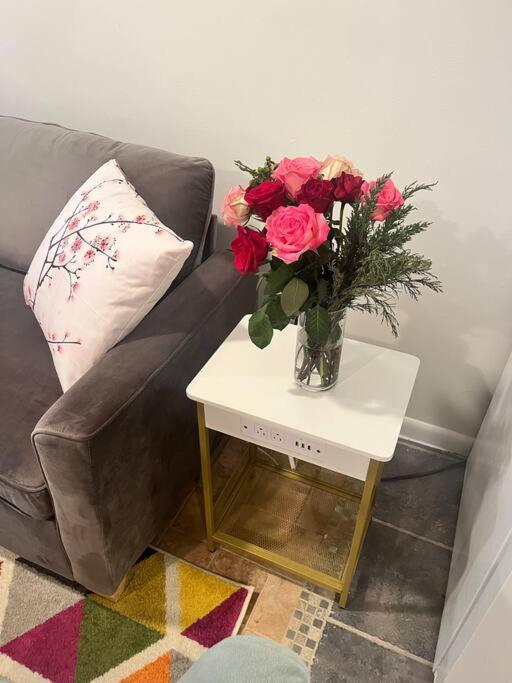 In The Heart Of Logan Circle: Fully Walkable Apartment *
