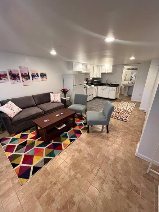 In The Heart Of Logan Circle: Fully Walkable Apartment Washington
