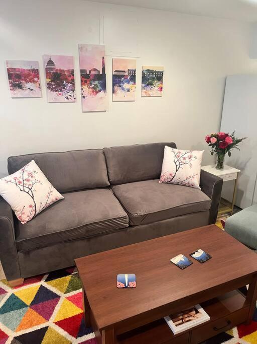 In The Heart Of Logan Circle: Fully Walkable Washington