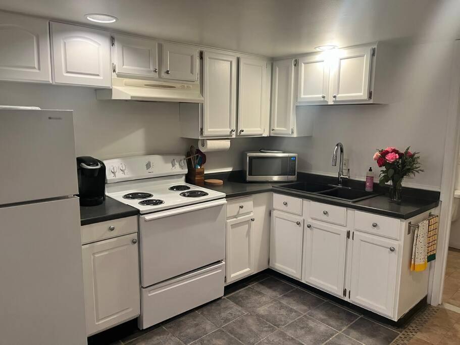 In The Heart Of Logan Circle: Fully Walkable * Washington