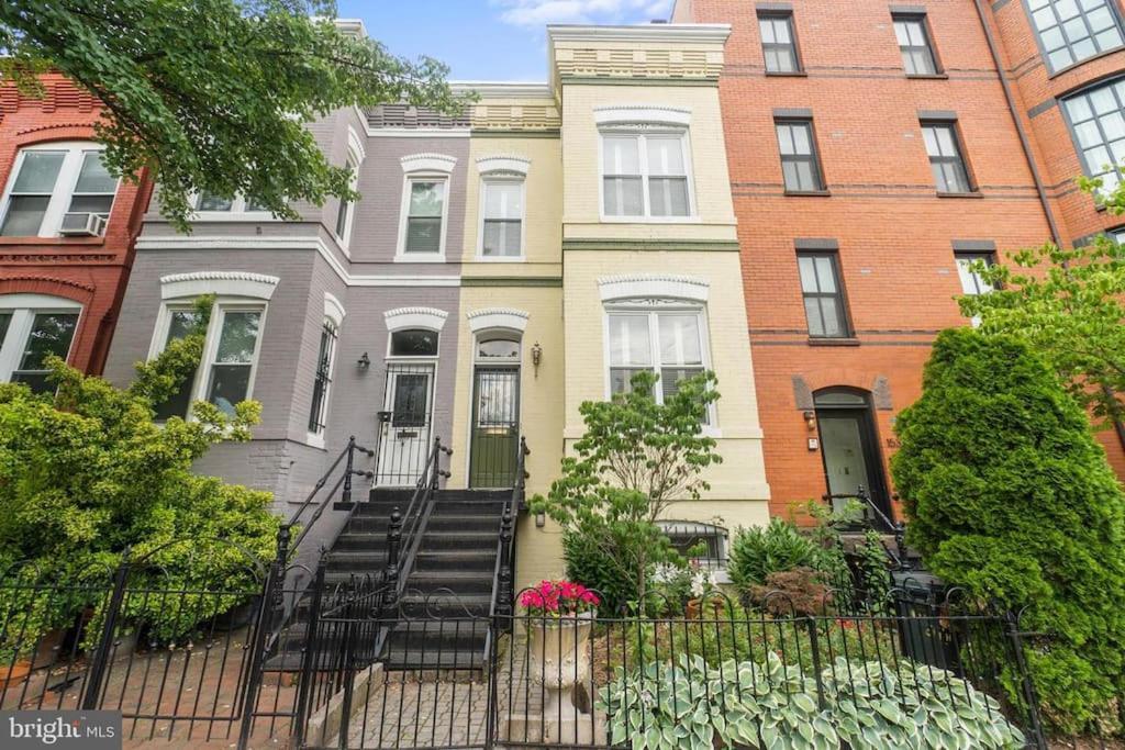 In The Heart Of Logan Circle: Fully Walkable Washington