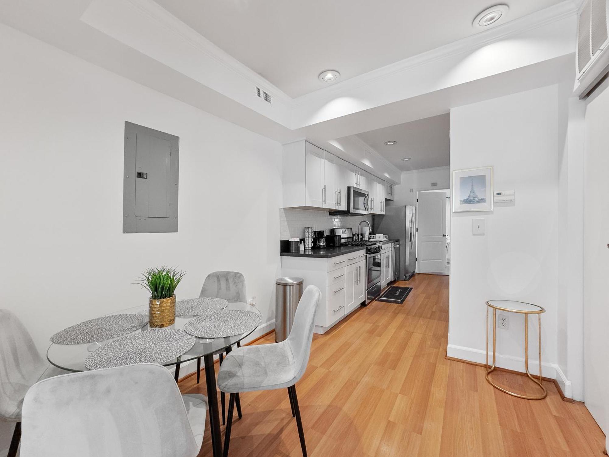 Apartment Luxury 2bd Haven In Dc's Heart! Washington